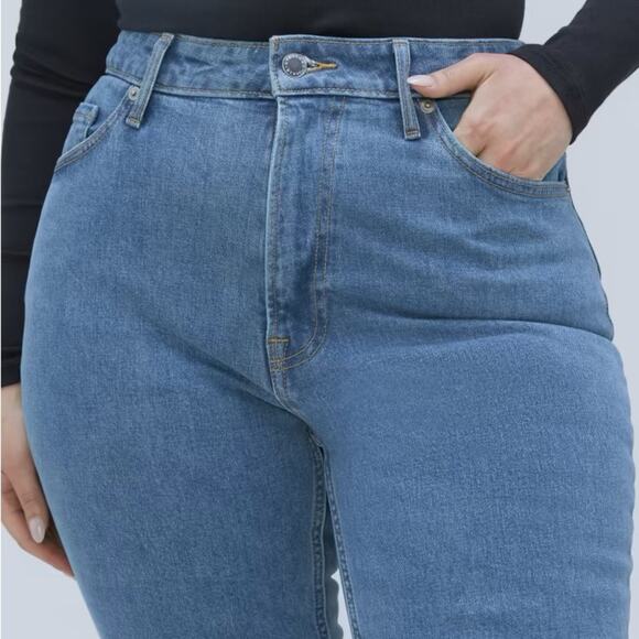 The Curvy Cheeky® Jean (28.5" Inseam) - Picture 4 of 7